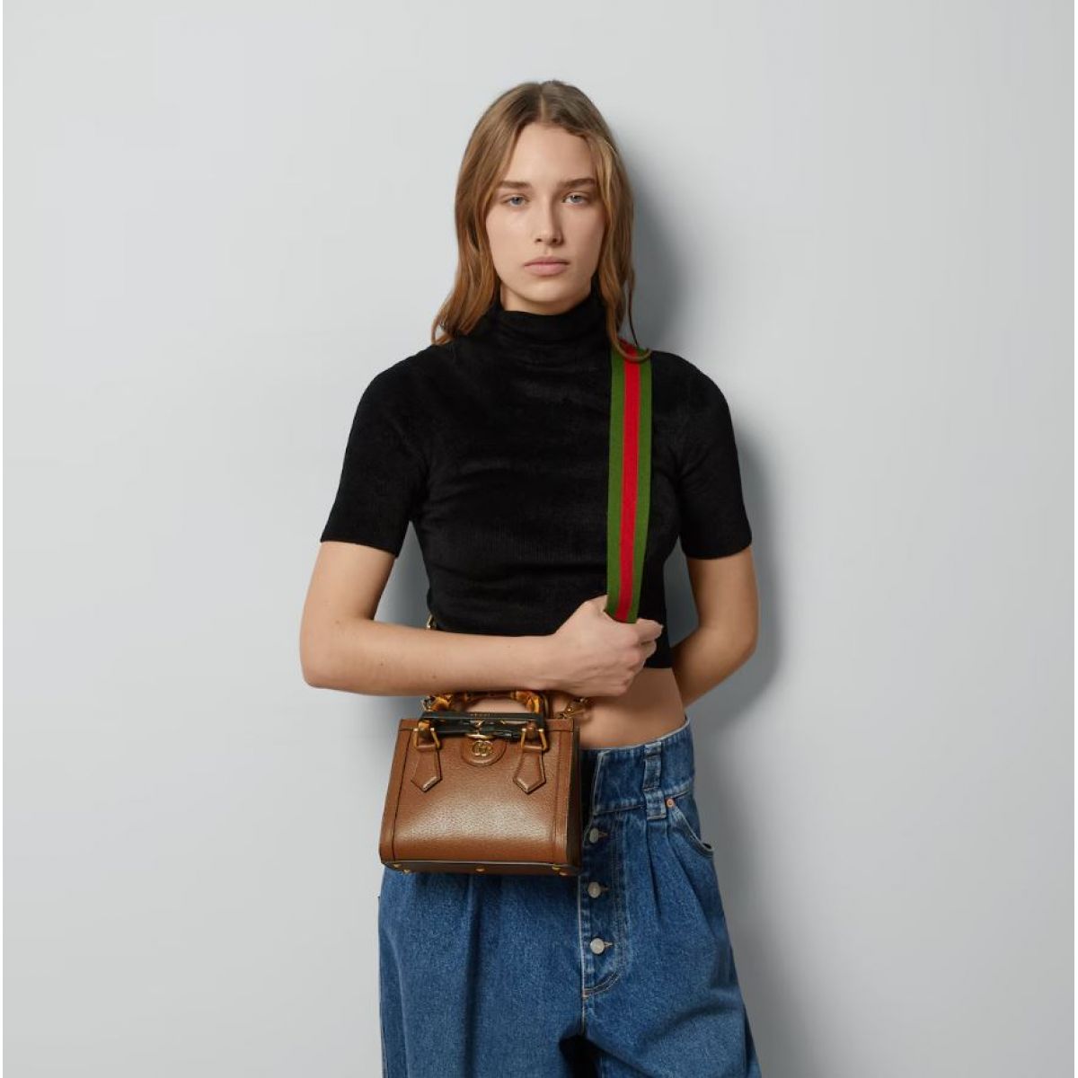 Дамская сумка Gucci DIANA MINI TOTE BAG Дамская сумка Gucci DIANA MINI TOTE BAG